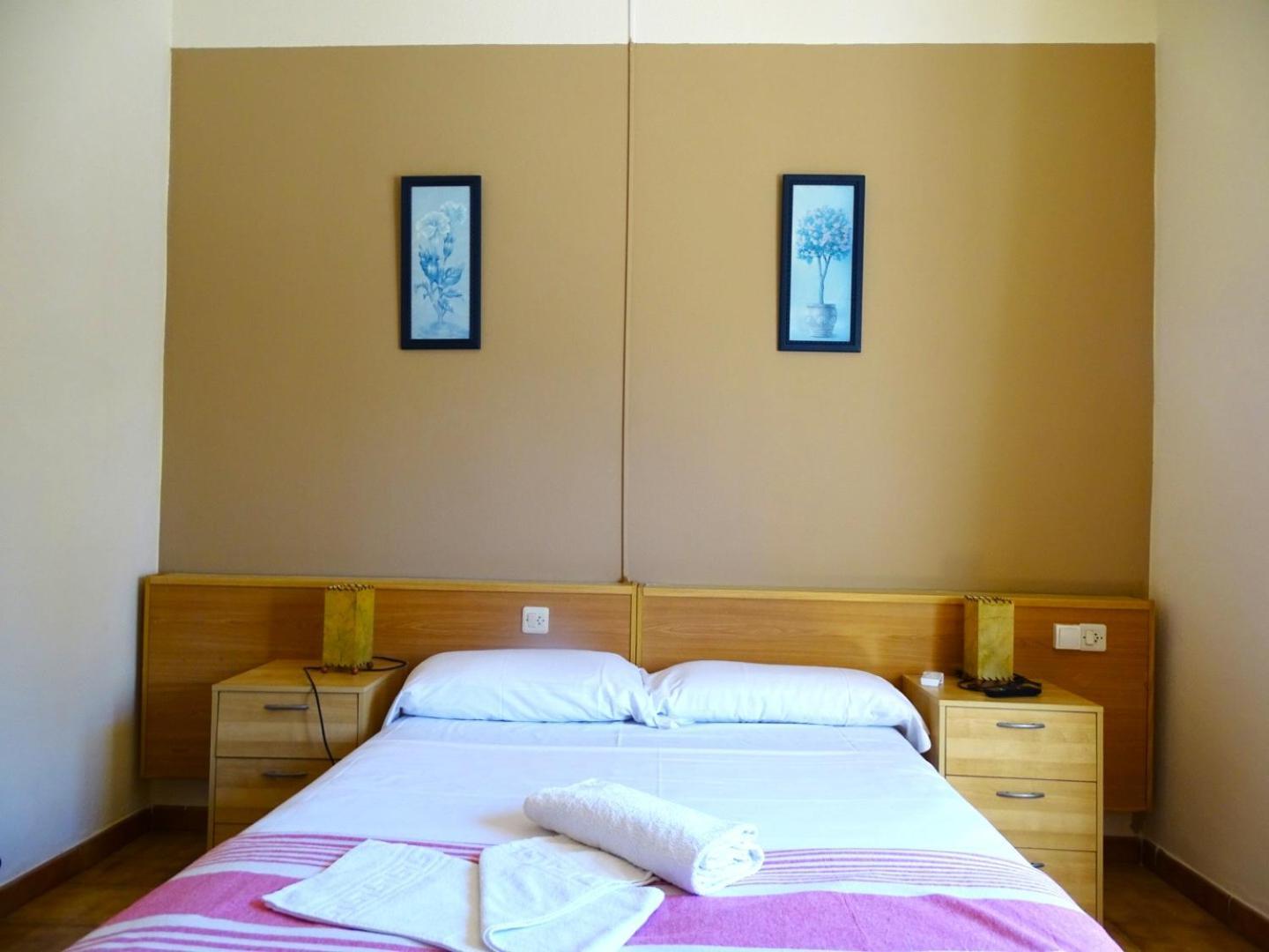 Hostal Lleida Segur de Calafell Exterior foto